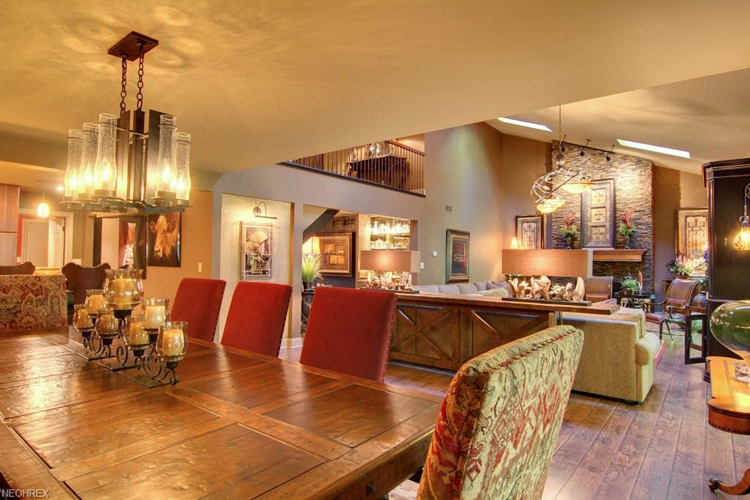 696 Hampton Ridge Dr, Akron, Ohio